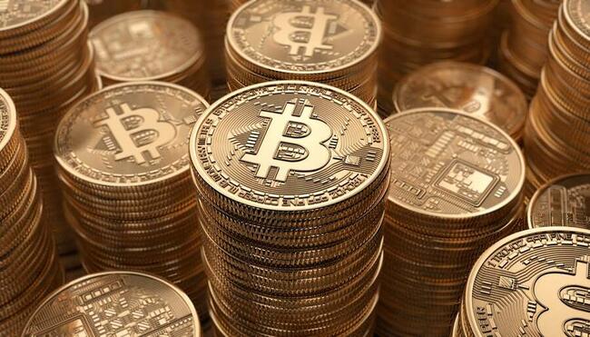 Robert Kiyosaki Predicts Bitcoin To Reach $250,000: 'Buy More. Do Not Sell.'