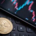 $4,25 XRP komt in zicht: Bull-flag vormt & wereldwijde geldkraan gaat open