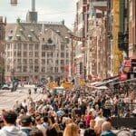 Zoveel vakantiegeld krijg je netto in 2025 – en dit doen Nederlanders ermee