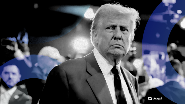 Maxine Waters Presenta Proyecto de Ley Contra Negocios Cripto de Trump