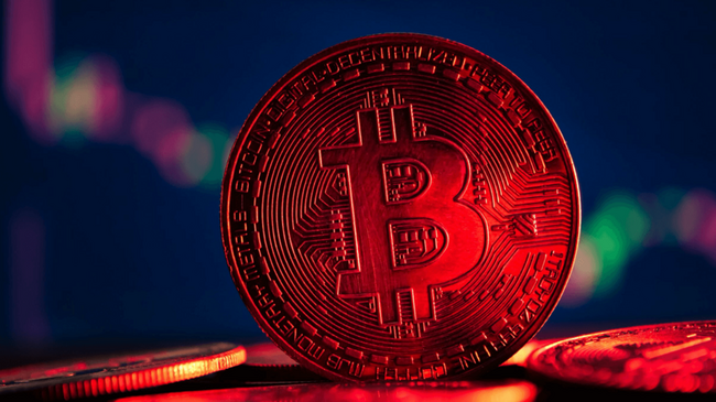Bitcoin precipita sotto $104K mentre i raid aerei su Teheran scuotono i mercati