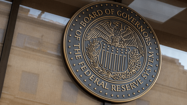 Osservatori della Fed Guardano a Settembre mentre la Tensione Cresce Intorno ai Tagli della Banca Centrale