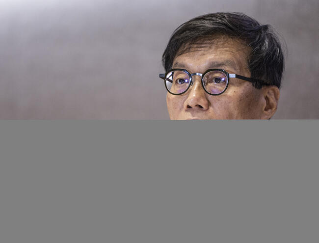 한국은행 총재 "원화 스테이블코인 필요…달러 유입 우려는 여전"