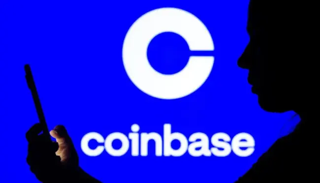 Coinbase enfrenta críticas por patrocínio “insensível” ao desfile do Exército dos EUA