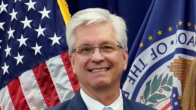 Bitcoin oscilla dopo che il governatore della Fed Waller accenna a un taglio dei tassi a luglio