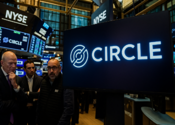Circle股價漲逾20%逼近300美元大關！市值衝破710億美元超車USDC，下一步挑戰USDT？