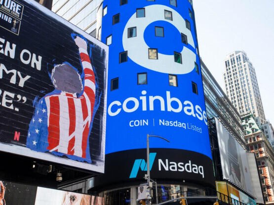 Delnice Coinbase po vročici stabilnih kriptovalut na rekordu