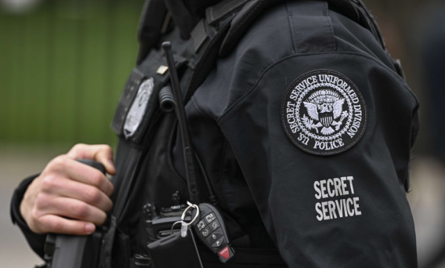 A stealthy but massive haul of crypto funds has landed in government hands. Based on reports, the US Secret Service has created a cold wallet containing nearly $400 million over the last 10 years. Investigators at the agency’s Global Investigative Operations Center tracked every move on the blockchain. They used open‑source tools, old‑fashioned patience and […]