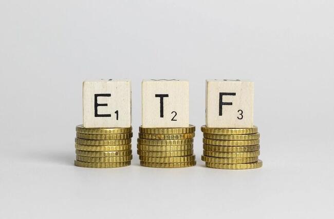 Bitcoin, Ether, Solana, XRP ETF Registrano un Patrimonio Gestito Record mentre i Trader Avvertono di una ‘Pausa Estiva’