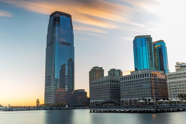 Goldman Sachs verhoogt S&P 500-koerstarget, verwacht sneller renteverlagingen