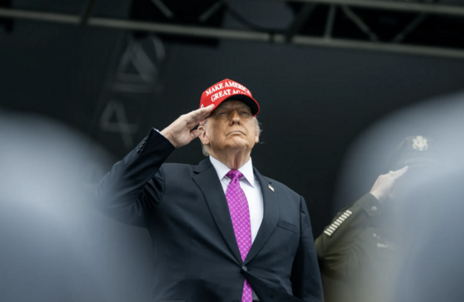 Біткоїн, Етер Непогано, XRP Стабільний на фоні оголошення Трампом 30% тарифу на ЄС та Мексику