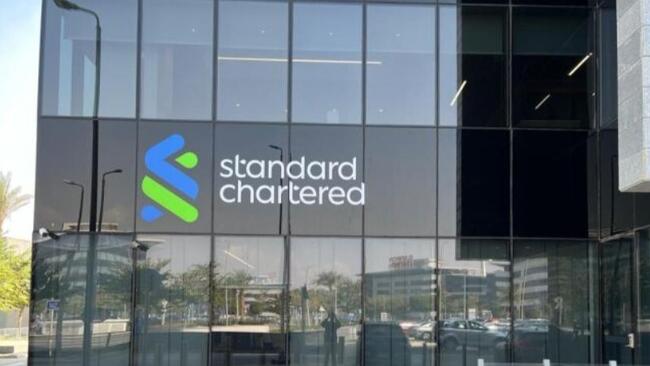 Szembe megy egy angol bank mindenkivel, indul a kriptokereskedés a Standard Charterednél