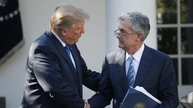 Биткоин немного вырос после того, как Трамп заявил, что не будет увольнять Пауэлла