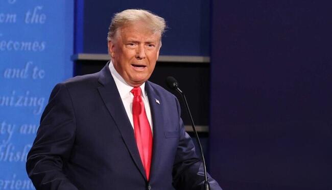 Trump sanciona GENIUS Act e inicia integração das criptomoedas com a economia dos EUA