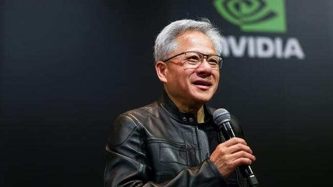 黃仁勳：我都這樣用 AI 讓自己變更聰明，不擔心 AI 搶人類飯碗