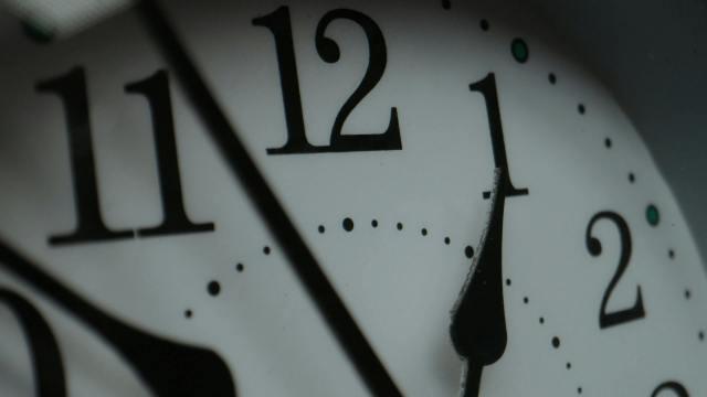 A Ticking Time Bomb? US Senator Compares GENIUS Act To 2008 Financial Crisis