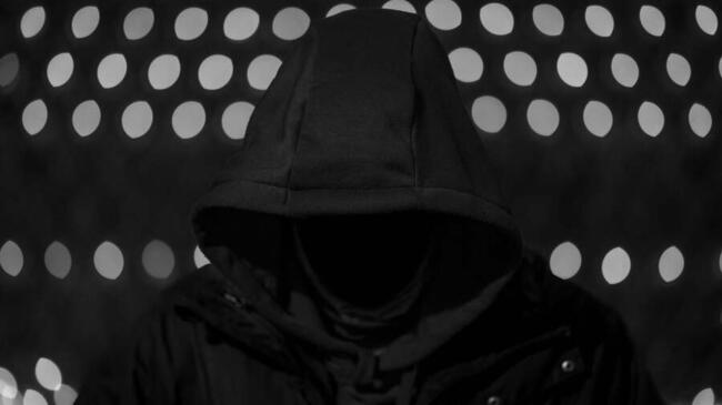 Grand Theft Satoshi: La Statua del Creatore di Bitcoin Persa e Ritrovata a Lugano