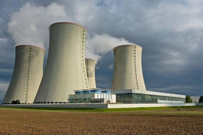 I deputati francesi propongono un piano per estrarre Bitcoin utilizzando energia nucleare in surplus