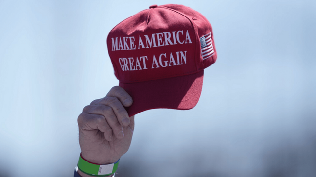 ‘Rendi l’America di Nuovo Ricca’ — L’ordine esecutivo di Trump apre i 401(k) a Bitcoin