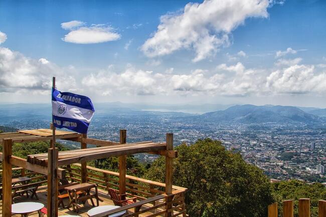 Bitcoinland El Salvador wil ’s werelds eerste BTC-bank lanceren