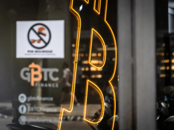 Bitcoin in ether se bližata rekordu