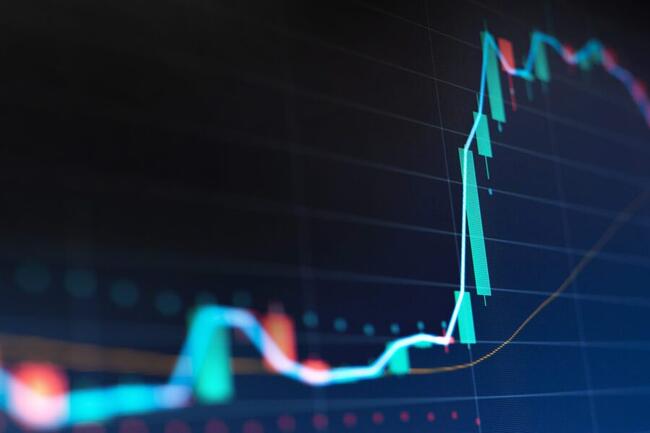 Ethereum vlamt voorbij $4.500 – XRP, Solana en andere altcoins profiteren