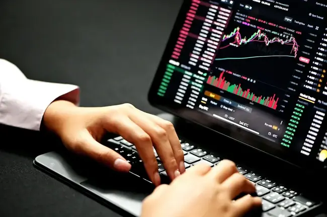 Crypto markt stijgt na lagere inflatiecijfers – welke altcoins profiteren het meest?