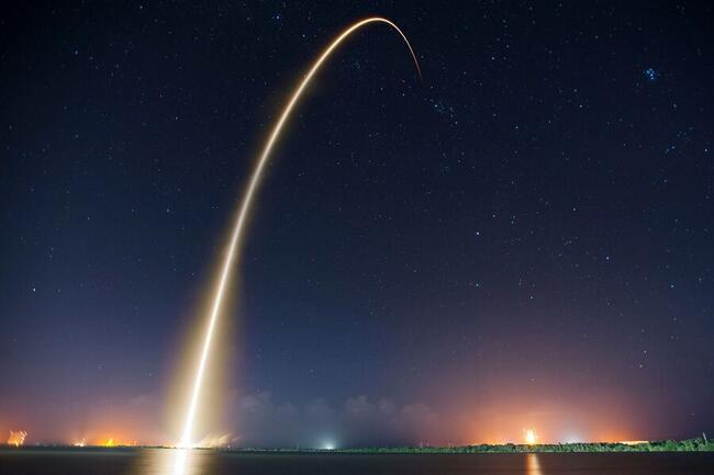 Bitcoin supera i 122.000$, mira a un nuovo record, mentre Ether è a solo il 3% dal massimo storico del 2021