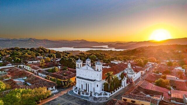 El Salvador Breaks Ground With 1st Government Bitcoin Event