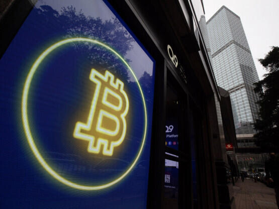 Preizkusili smo bitcoin strategijo – ali nosi več dobička?