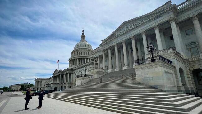 Senadores Republicanos Pedem Reunião Própria com CEOs de Criptomoedas Após Encontro dos Democratas