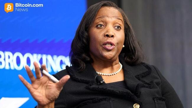 Le gouverneur de la Fed, Lisa Cook, prend une pause dans sa bataille avec Trump et prononce un discours sur la politique monétaire.