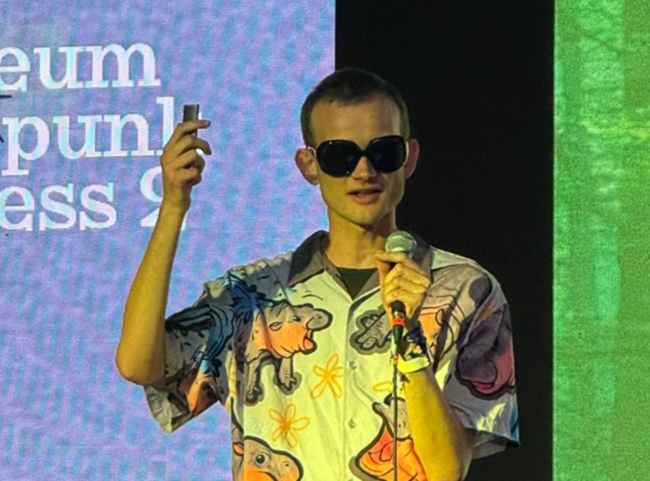 V神新造型「演講開噴FTX」：以太坊與他們完全相反，區塊鏈意義在於你不需相信任何人