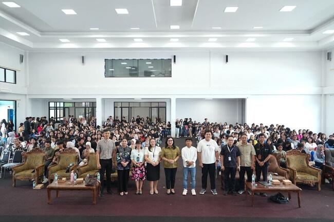 Web3 On Campus Sambangi UNIMA, Angkat Tema “Literasi Keuangan Digital & Web3”