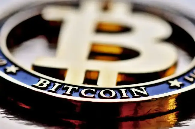 Bitcoin a revenit la nivelul de $91.000 pe fondul optimismului pieței în Ziua Recunoștinței