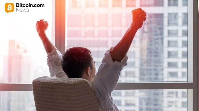 Эфирные ETF возглавляют недельные приросты, в то время как Биткоин и Солана остаются в зеленой зоне