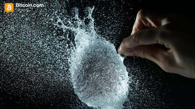 Роберт Кийосаки видит, как 30-летний пузырь лопается, в то время как его убежденность в биткойне остается непоколебимой