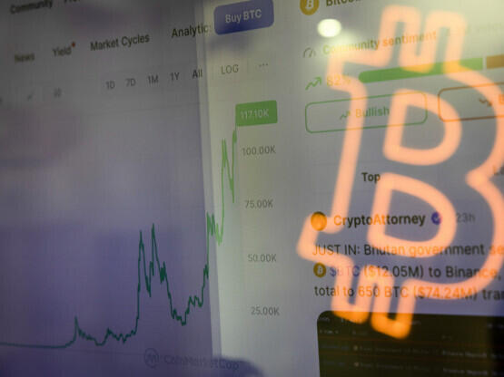 Bitcoin na dvotedenskem vrhu, a razpoloženje na kriptotrgu ostaja krhko