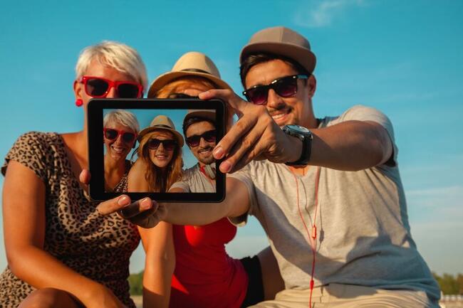 Farcaster adopte une stratégie axée d'abord sur le portefeuille pour développer son application sociale