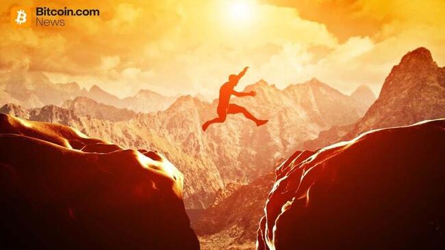 XRP и Solana ETF сохраняют стабильность, в то время как Bitcoin и Ether фиксируют отток средств