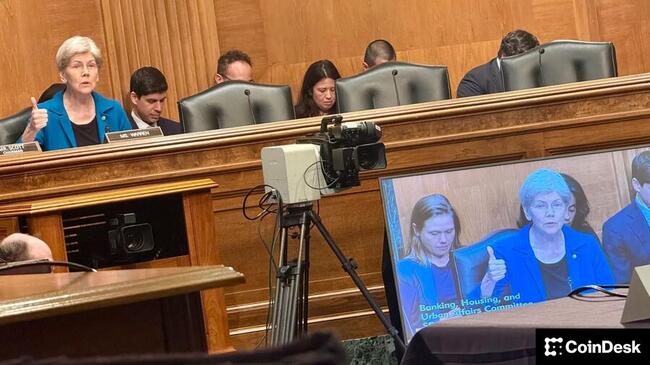 Сенатор США Уоррен требует расследования криптовалют, связанных с Трампом, в то время как законопроект о структуре рынка затягивается