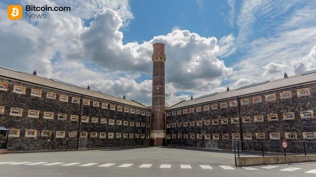 FTX Témoin Vedette Caroline Ellison Transférée en Détention Communautaire Après 11 Mois de Prison