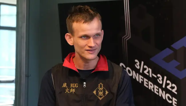 Vitalik Buterin defende criador do Tornado Cash e critica criminalização de código